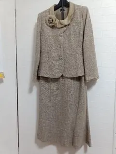ベージュ ジャケット スカート セットアップ 11AR73