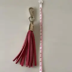 タッセル チャーム 赤 ゴールド金具