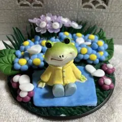 カエルと花の置物