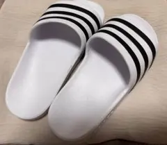 アディダス　アディレッタ　adidas ビーチサンダル サンダルのサムネイル