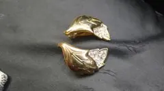 金メッキのイヤリング