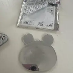 ちいかわ　トレーディングおかおミラーステッカー　かにちゃん