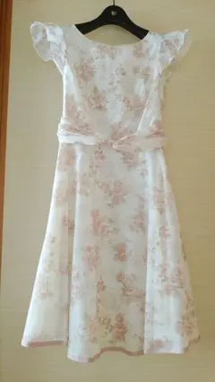 新品 レストローズ ワンピース L'EST ROSE - L'EST ROSE レストローズ ワンピースの通販 by は