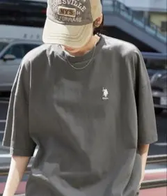 US polo assanチャコールグレーTシャツ