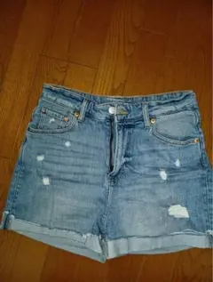 H&M デニムショートパンツ ダメージ加工