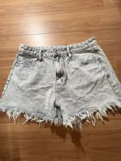 グレー デニムショートパンツ フリンジヘム