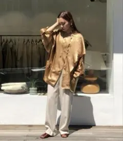 TODAYFUL ヴィンテージサテンシャツ ¥16,500のサムネイル