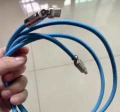青いLANケーブル RJ45コネクタ