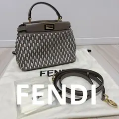 未使用品&正規品 FENDI ピーカブーミニのサムネイル