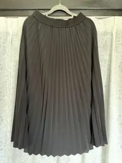 ダークグレー プリーツロングスカート