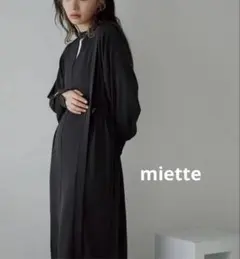 新品未使用タグ付mietteサイドリボンVネックワンピース 体型カバーのサムネイル