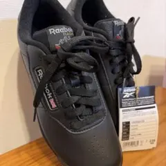 新品　リーボック　スニーカー　23.5cm