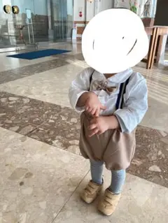 ホワイトシャツ ベージュショートパンツ サスペンダー付き　80サイズ　90サイズ