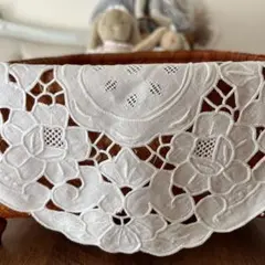 SALE❣️フランスアンティークஐ⋆*バテンレースの小さなクロス - メルカリ