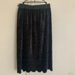 膝下スカート　黒