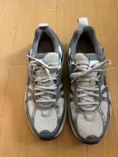 Nike V2K ラン　ウィメンズ28cm