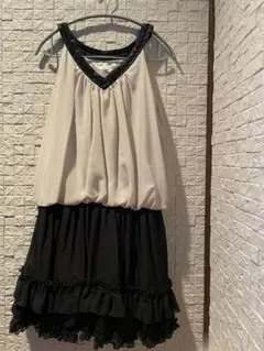 フリル付きホワイトブラックキャミソールドレス