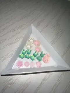 ネイルパーツ 13個セット 花・ウサギ・パイナップル・肉球