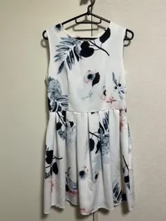 【NEWGIRL】【美品】花柄ワンピース