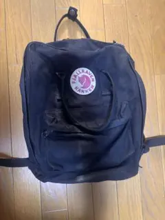 Fjällräven Kanken ブラックリュックのサムネイル