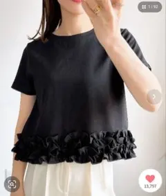 &. NOSTALGIA 裾フリルTシャツ ブラックのサムネイル