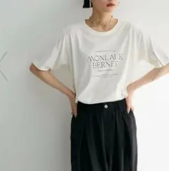 BEST PRICE フェミニンロゴレギュラーTシャツ　オフホワイト
