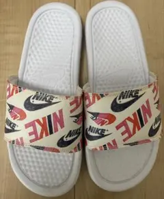 NIKE シャワーサンダル 2足セット　27㎝　ヘビ柄　花柄　べナッシ NIKE シャワーサンダル 2足セット 27㎝ ヘビ柄 花柄 べナッシ - メルカリ