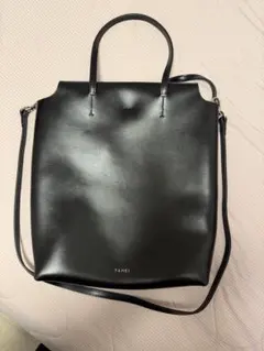 YAHKI ブラック ショルダーバッグ