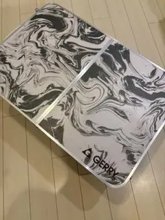 GERRY 折りたたみ式 アウトドアテーブル マーブル柄のサムネイル