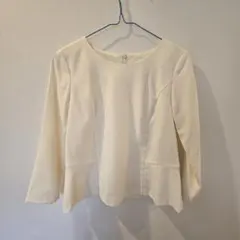 アイボリー クルーネック 長袖ブラウス