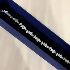 美品 スワロフスキー V字 ネックレス ミランダカー ブライダル 結婚式