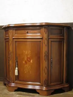 イタリア／ロココ調／ルイ15世様式／スリムチェスト／象嵌細工／猫脚／リプロダクト イタリア／ロココ調／ルイ15世様式／スリムチェスト／象嵌細工／猫脚