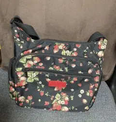 ぎ*ま様 ピンクハウス　いちご柄　ポーチ