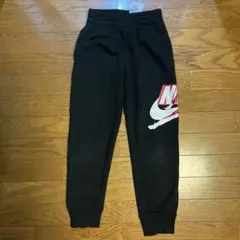 NIKE ブラック ジョガーパンツ　130cm
