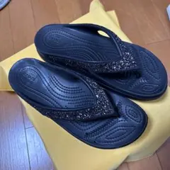 【値下げ】Crocs サンダル 黒　ラメ ビーチサンダルW7(23.0cm)のサムネイル