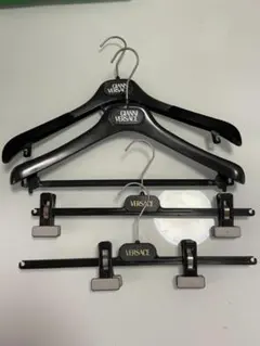 LOEWE ハンガー3点セット ♢830♢LOEWE ロエベ ハンガー 3本セット - メルカリ