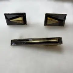 ブラックゴールド ネクタイピンとカフスボタンセット