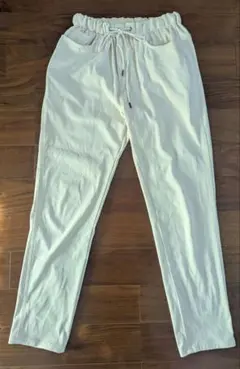 ホワイト カジュアルパンツ