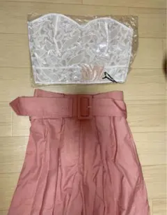 ベルト付きワイドパンツ＆レースビスチェの2点