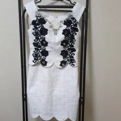 レディース　ミニワンピース　ノースリーブ　キャバドレス　ホワイト