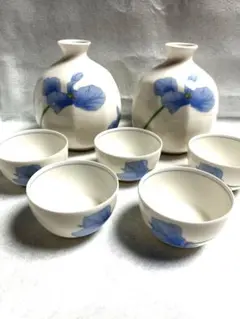 香蘭社　青い花の陶器製お猪口と酒器セット