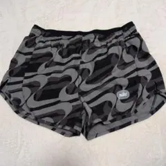 Nike 波模様 ショートパンツ