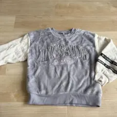 ボア素材 ロゴ入りトレーナー グレー