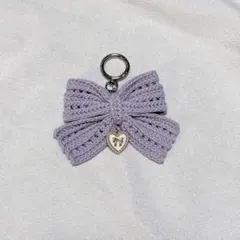 ハンドメイド リボン型 赤 キーホルダー チャーム 編み物 かぎ編み 毛糸
