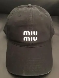 miu miu ブラック ベースボールキャップ