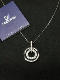 Swarovski クリスタル円形ペンダントネックレス