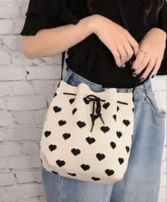 【float】ハート モノトーン 巾着型 ショルダーバッグ