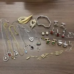 【生前整理　遺品整理】　ネックレス　リング　ピアス　他　アクセサリーおまとめ 遺品生前整理アクセサリーまとめ売Silverネックレス、ブローチ、ピアス