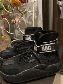 UGG スニーカー