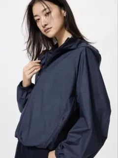 UNIQLO ポケッタブルUVカットパーカ NAVY